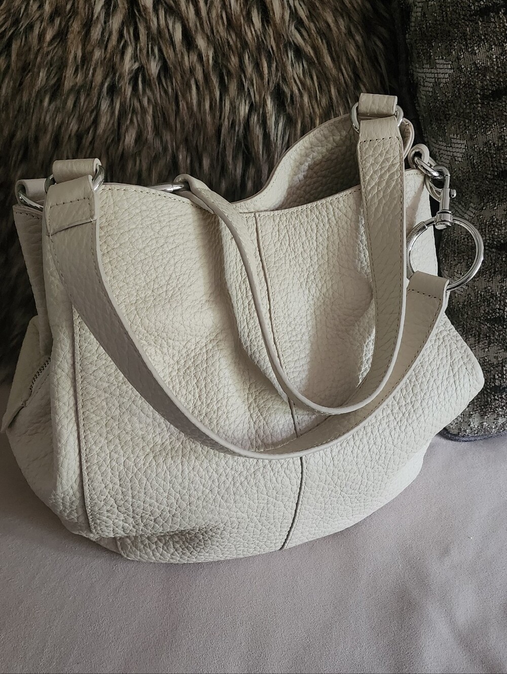 VINCE CAMUTO SHOULDER BAG / CREAM COLOR / LEATHER / EUC